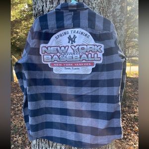 Mens Size Large- Yankees Flannel